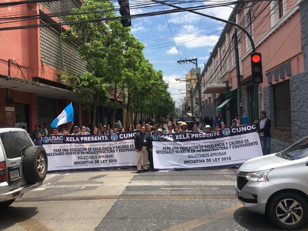 Marcha por aprobación Iniciativa de Ley 5010